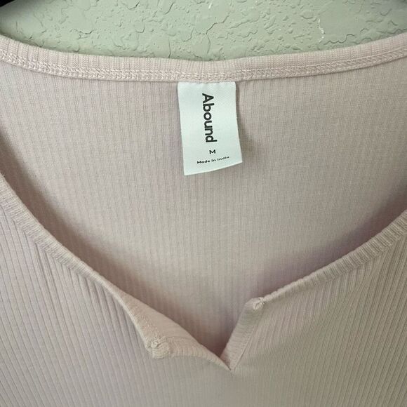 Abound Ribbed Short Sleeve Baby Pink BodySuit Size Medium - Picture 3 of 4